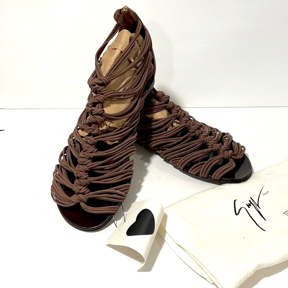 Brand New GIUSEPPE ZANOTTI FLATS ROMAN STYLE SANDALS Size 38
